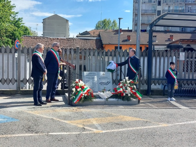 Tragedia sui binari, il paese ricorda le 5 vittime