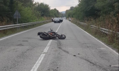 Terribile incidente sulla provinciale, grave un motociclista