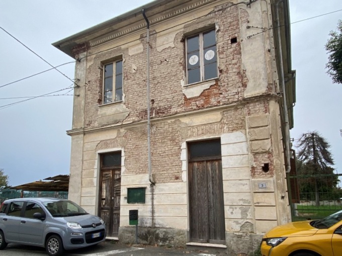 Il Comune mette in vendita l’ex scuola primaria
