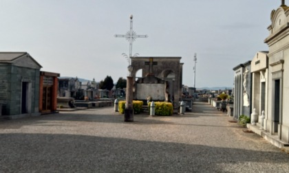 Santuario e cimitero profanati