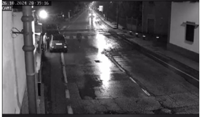 Ladri svuotano case e rubano un’auto in sosta