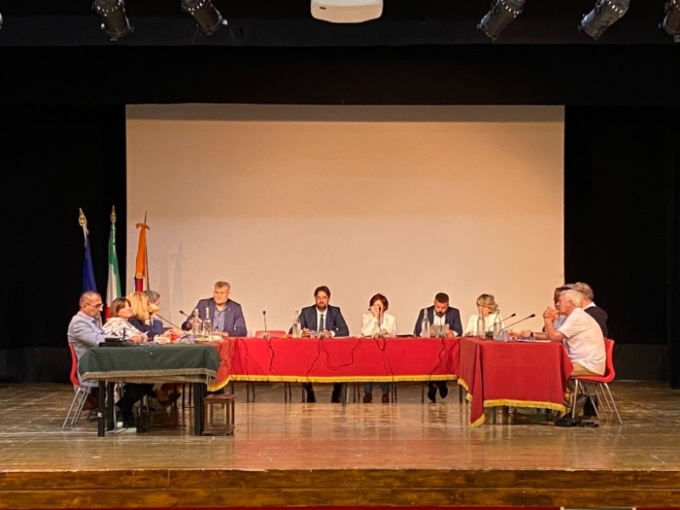 Il consigliere dona i suoi gettoni alla Croce Rossa