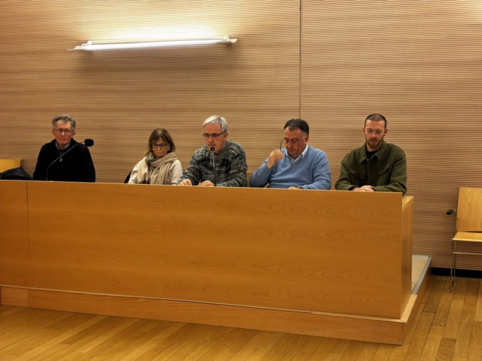 «Trattate equamente le associazioni»