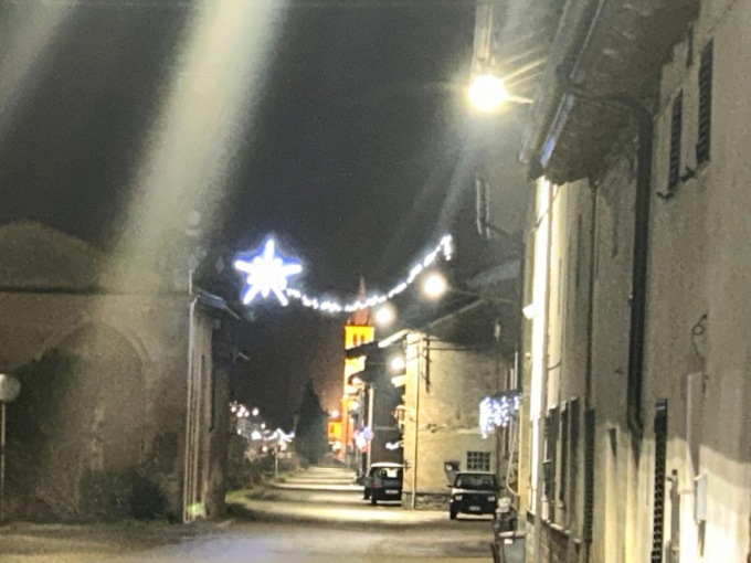 Il Comune accende il Natale dopo le sollecitazioni della minoranza