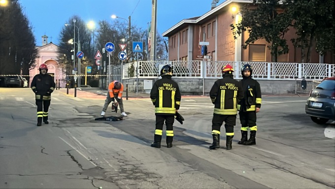 Fuga gas, via Mazzè “blindata” dai Vigili del Fuoco