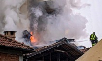 Grave incendio in centro al paese LE FOTO