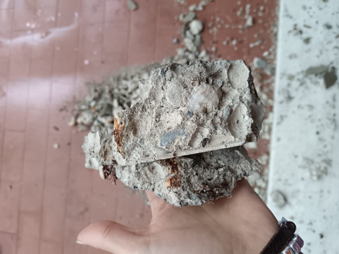 «Se il cornicione cadeva su mio figlio sarebbe stata la fine»
