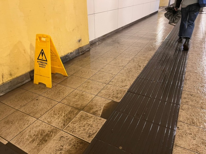 Sottopasso della stazione di Chivasso allagato