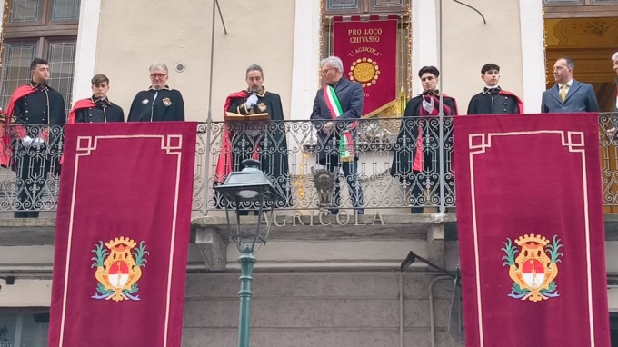 Carnevale di Chivasso 2025, le FOTO dell’investitura dell’Abbà Enzo Falbo