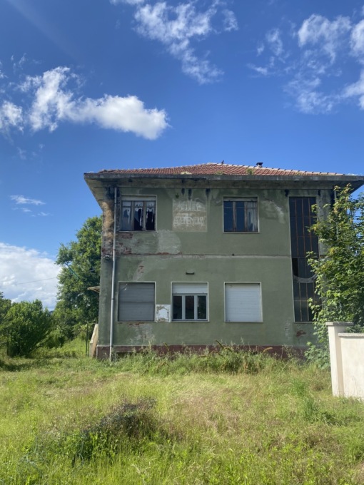 Ex scuola primaria, salta il progetto di «Nuova Vita»
