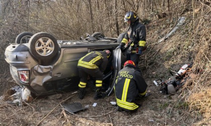 Precipita con l'auto nella scarpata, grave al CTO - LE FOTO