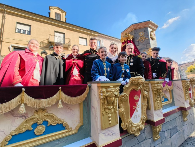 Carnevale di Chivasso 2025, LE FOTO della splendida sfilata dei carri