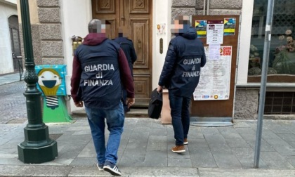 Guardia di Finanza in Comune e nella sede della Pro Loco a Chivasso