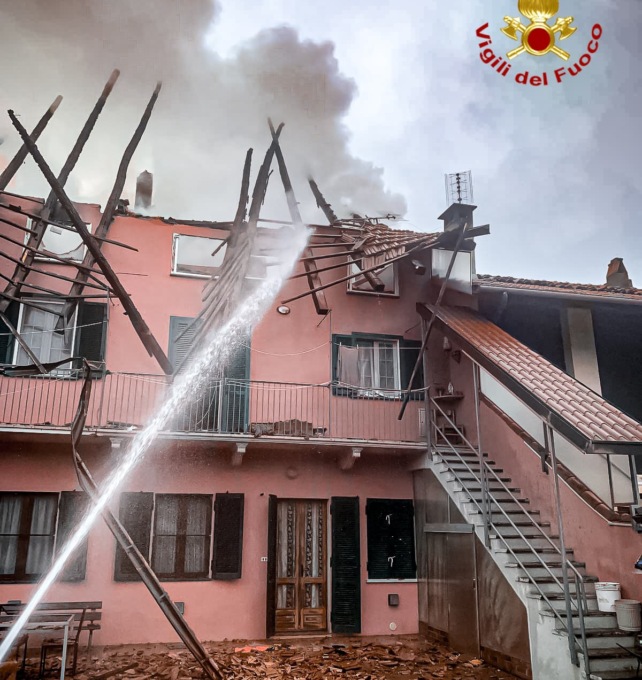L’incendio distrugge la loro casa: un pranzo per aiutarli