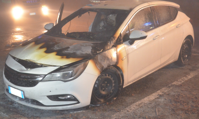 Bruciò l’auto del Maresciallo: piromane a processo