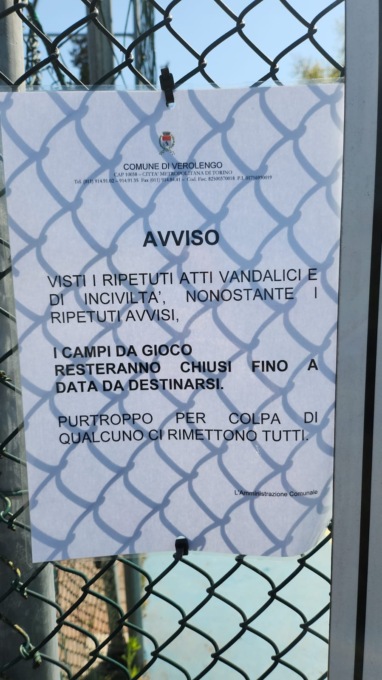 La chiusura dei campetti scatena la dura reazione della minoranza