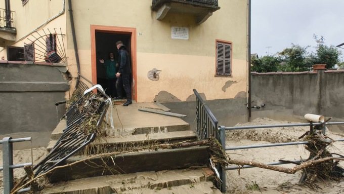 Tragedia in Collina, un uomo morto annegato in casa