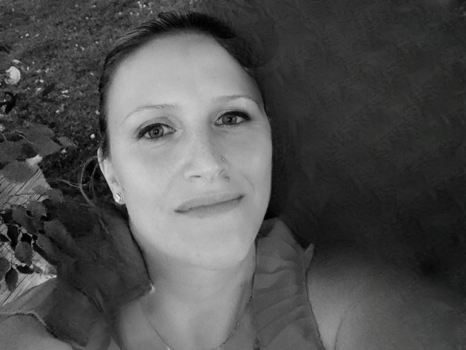 Chivasso sotto choc per la prematura scomparsa di una giovane mamma