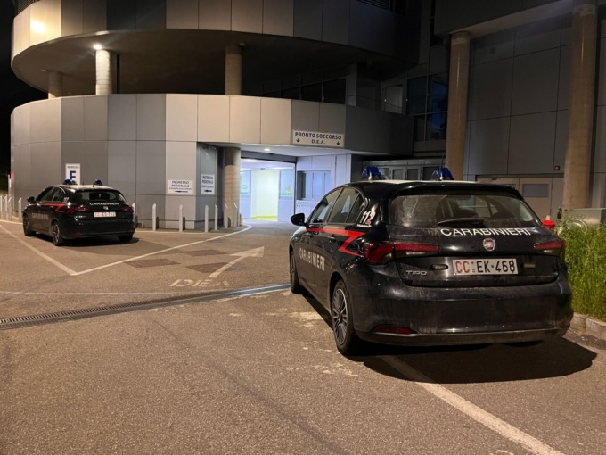 Accoltella al volto chi l’aveva sfregiata: 30enne in carcere per tentato omicidio