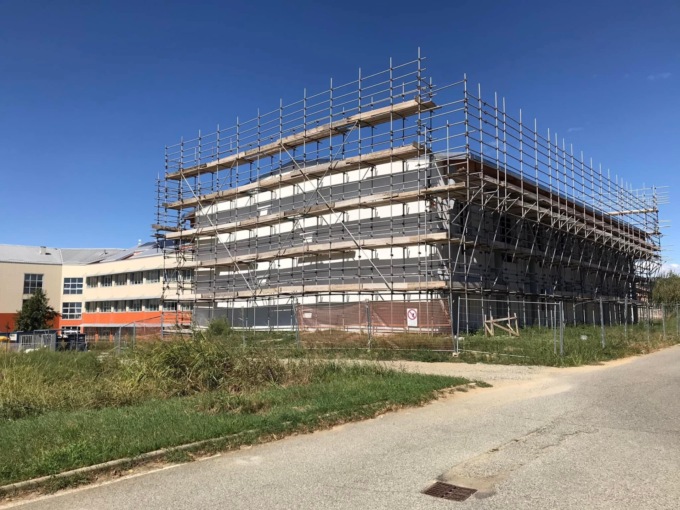 Scuola Gozzano, riprendono i lavori ma i fondi non arrivano