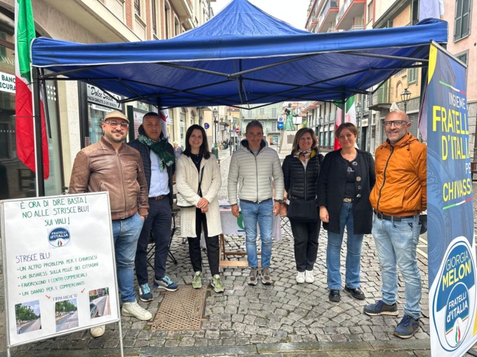 Strisce blu nei viali, anche Fratelli d’Italia contro Castello