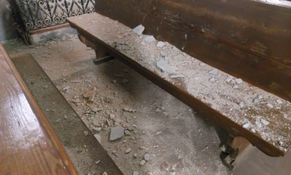 Crolla l'intonaco alla chiesa di San Giuseppe, a rischio affreschi