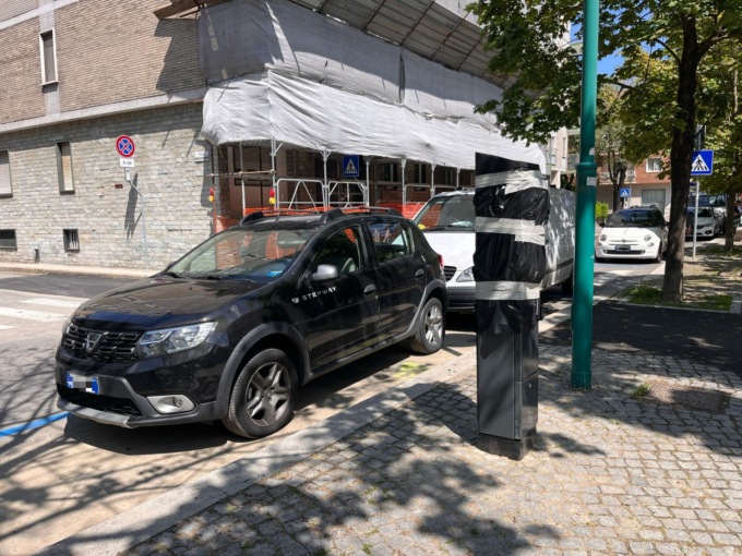 Nuove strisce blu in viale Vittorio Veneto:  il sindaco Claudio Castello difende la scelta