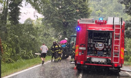 Maltempo nel Chivassese, alberi caduti e lamiere pericolanti