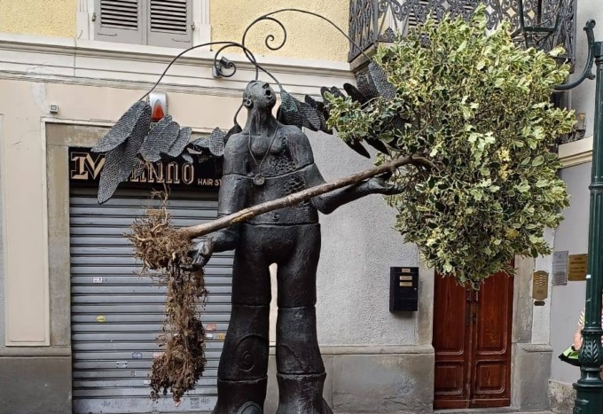 Il centro storico nelle mani dei vandali. E nessuno controlla