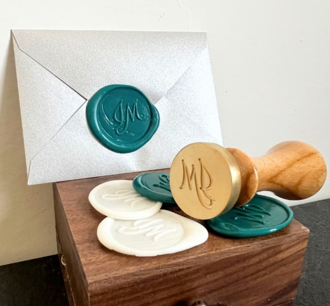 Timbri in ceralacca per il branding: quando il dettaglio fa la differenza