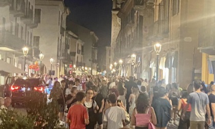 Saldi in musica sabato 5 luglio, aperture straordinarie