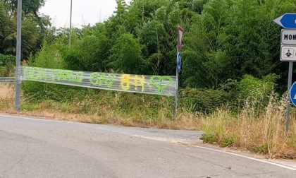 Scritte omofobe e oscene vicino alla chiesa