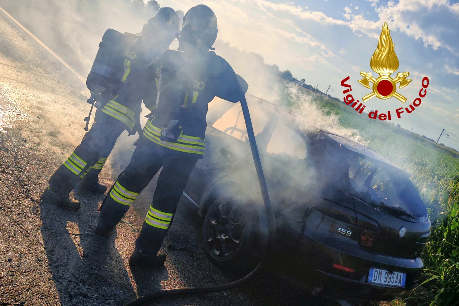 Auto in fiamme sulla 31bis: intervengono i Vigili del Fuoco