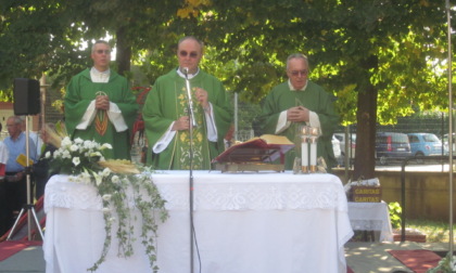 Il paese si prepara a salutare il suo parroco