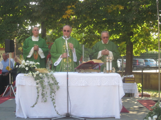 Il paese si prepara a salutare il suo parroco
