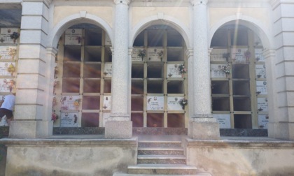 Cimitero tra degrado e furti