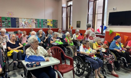Una festa tropicale per gli ospiti della Fondazione Santo Spirito Borla