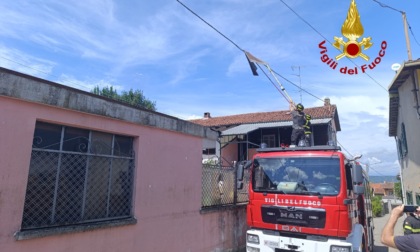 Maltempo, tra danni alla chiesa e lamiere pericolose