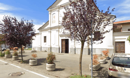 Fedeli a Messa ma il prete non c'è
