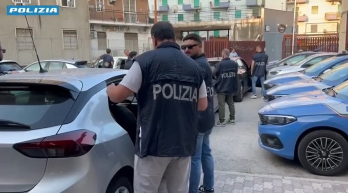 Medico e pedofilo, 40enne chivassese arrestato dalla Polizia