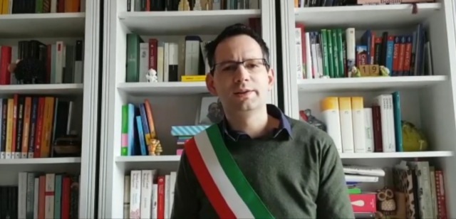 Lavori per marciapiedi e nuova pavimentazione davanti alla Chiesa