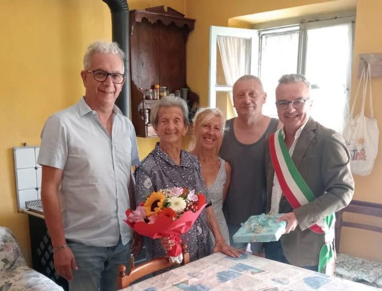 Esterina spegne le sue 100 candeline