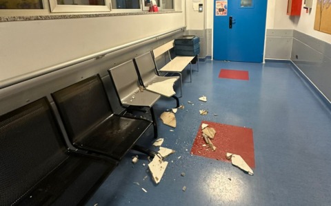 Infiltrazioni, crolla un controsoffitto in Ospedale