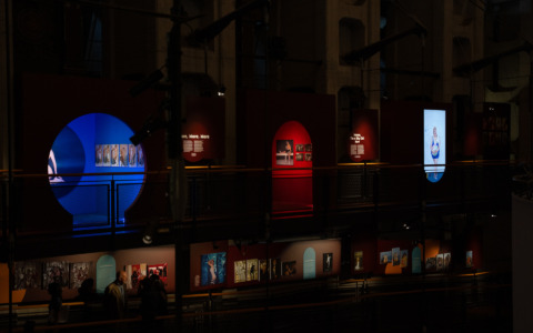 Mostra fotografica “Pazza Idea” Oltre il ’68: icone pop nelle fotografie di Angelo Frontoni al Museo del Cinema di Torino