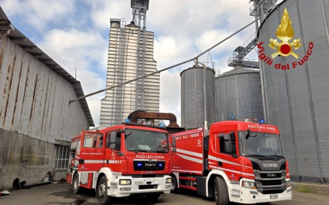 Incendio in un essicatoio contenente mais