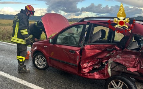 Scontro sulla provinciale, due veicoli coinvolti LE FOTO