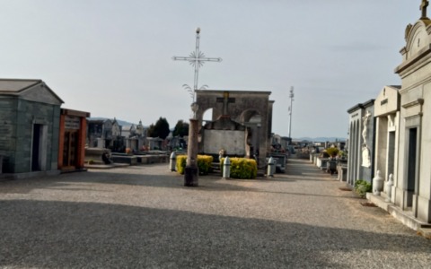 Un’altra perdita d’acqua al cimitero