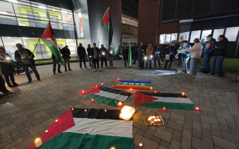Luci sulla Palestina, flash mob davanti all’Ospedale IL VIDEO
