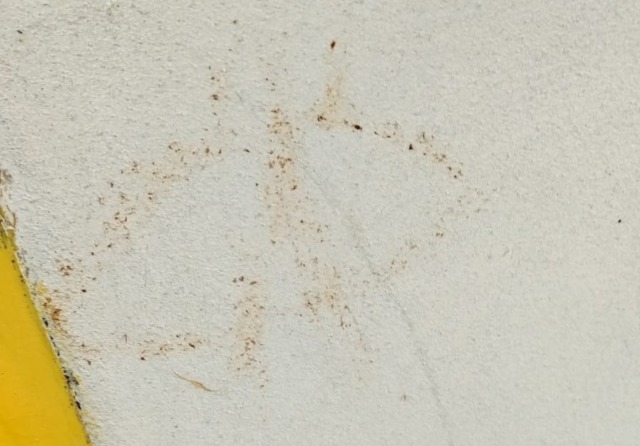 Dopo il furto fanno un disegno sul muro: cosa significa?
