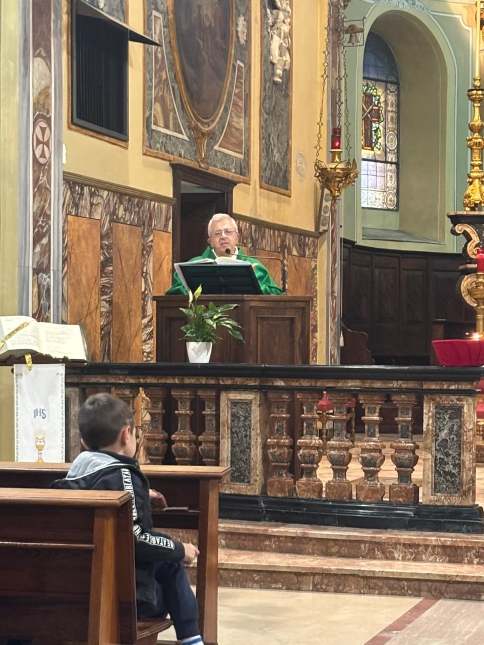 Don Paolo Perrone lascia Saluggia dopo due anni LE FOTO